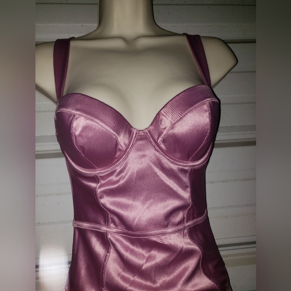 💋 💄 Bra Size 32C Victoria's Secret pink satin Teddy Lingerie bodysuit 💋 👠 - Picture 5 of 9